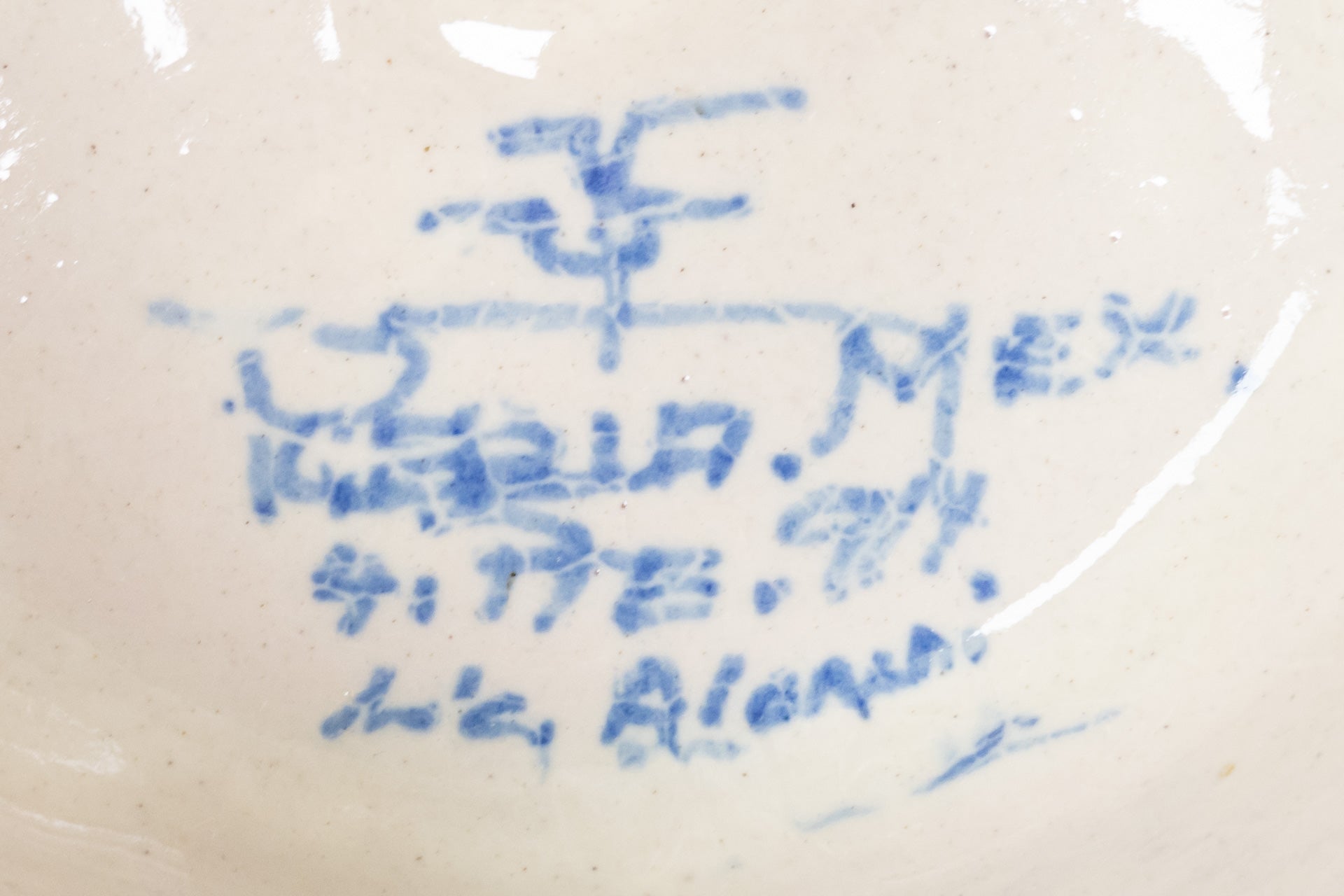 Ysauro Uriarte's monogram and text reads, "Puebla, Mex. 4 Pte. 914"